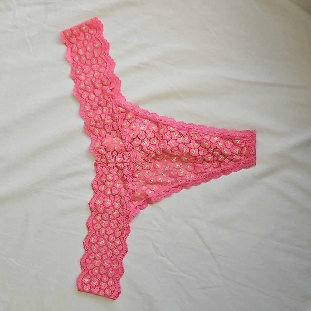 🆕 VS Pink & Gold Thong Panties NWT